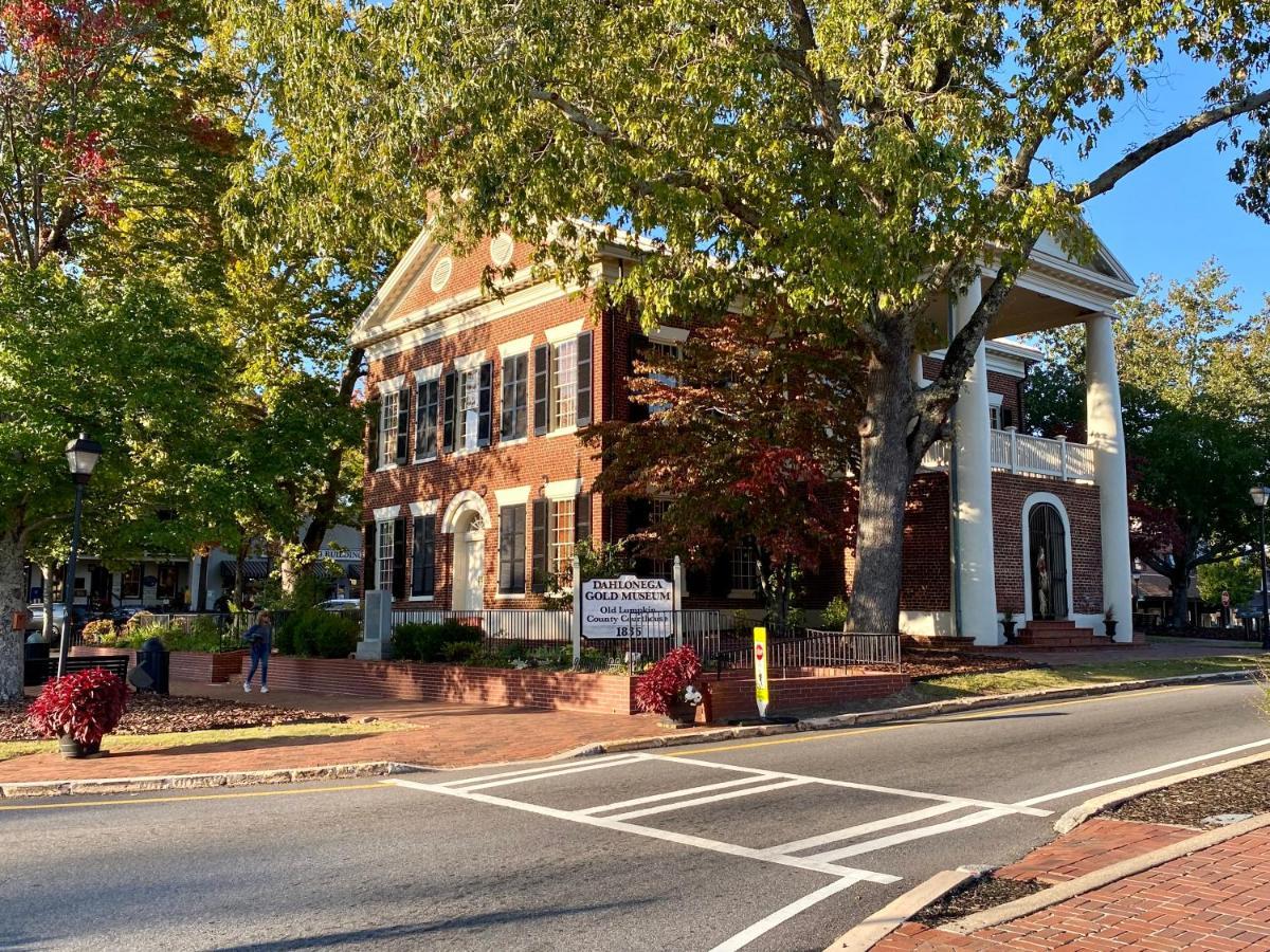 Holiday Inn Express & Suites - Dahlonega - University Area By Ihg Exterior foto